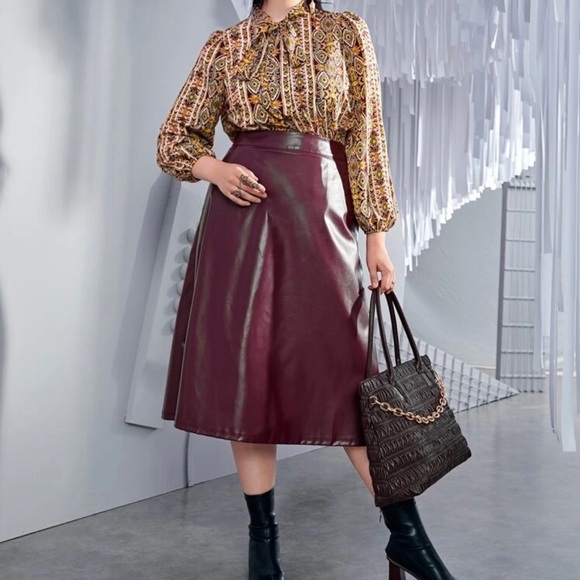 TOP NWOT - Picture 4 of 9